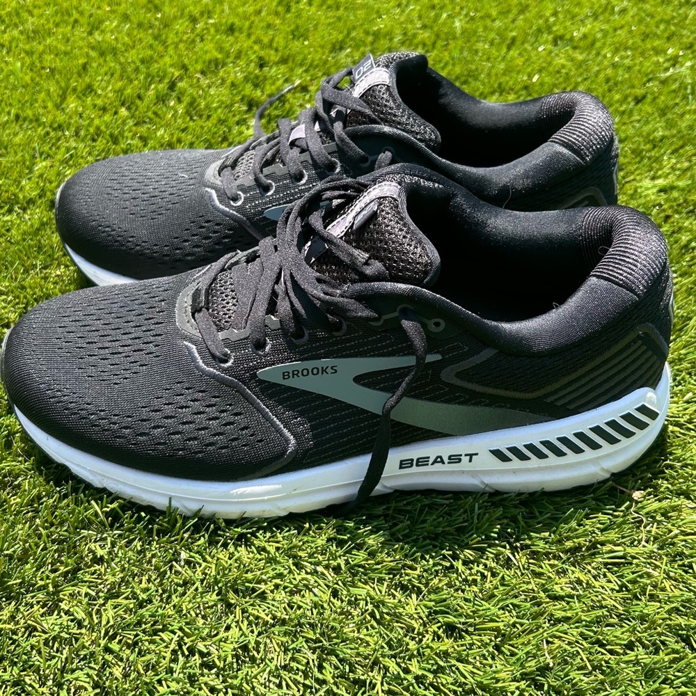 Brooks Beast 20 Men’s Running Shoes Sneakers Black 9.5 D Medium